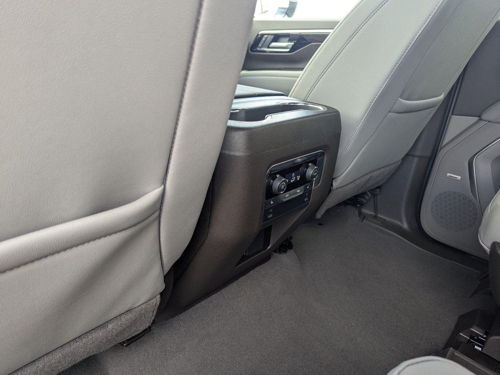 2026 Chevrolet Suburban LT - Photo 15