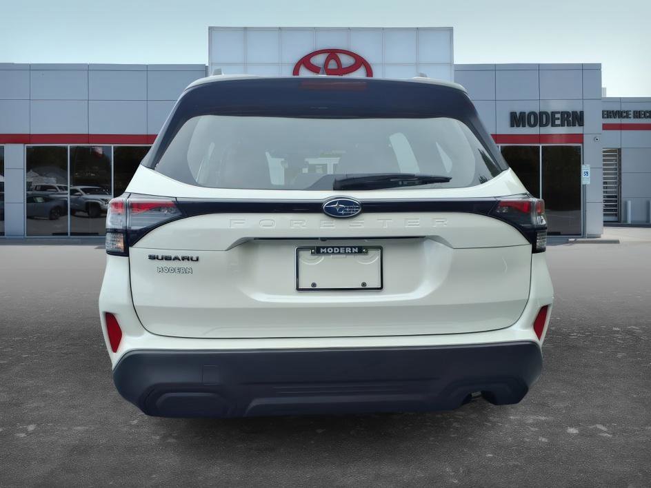 Used 2025 Crystal White Pearl Subaru Base image 4