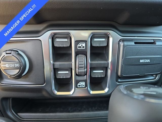 New 2026 Black Clear-Coat Exterior Paint Jeep Sahara image 16