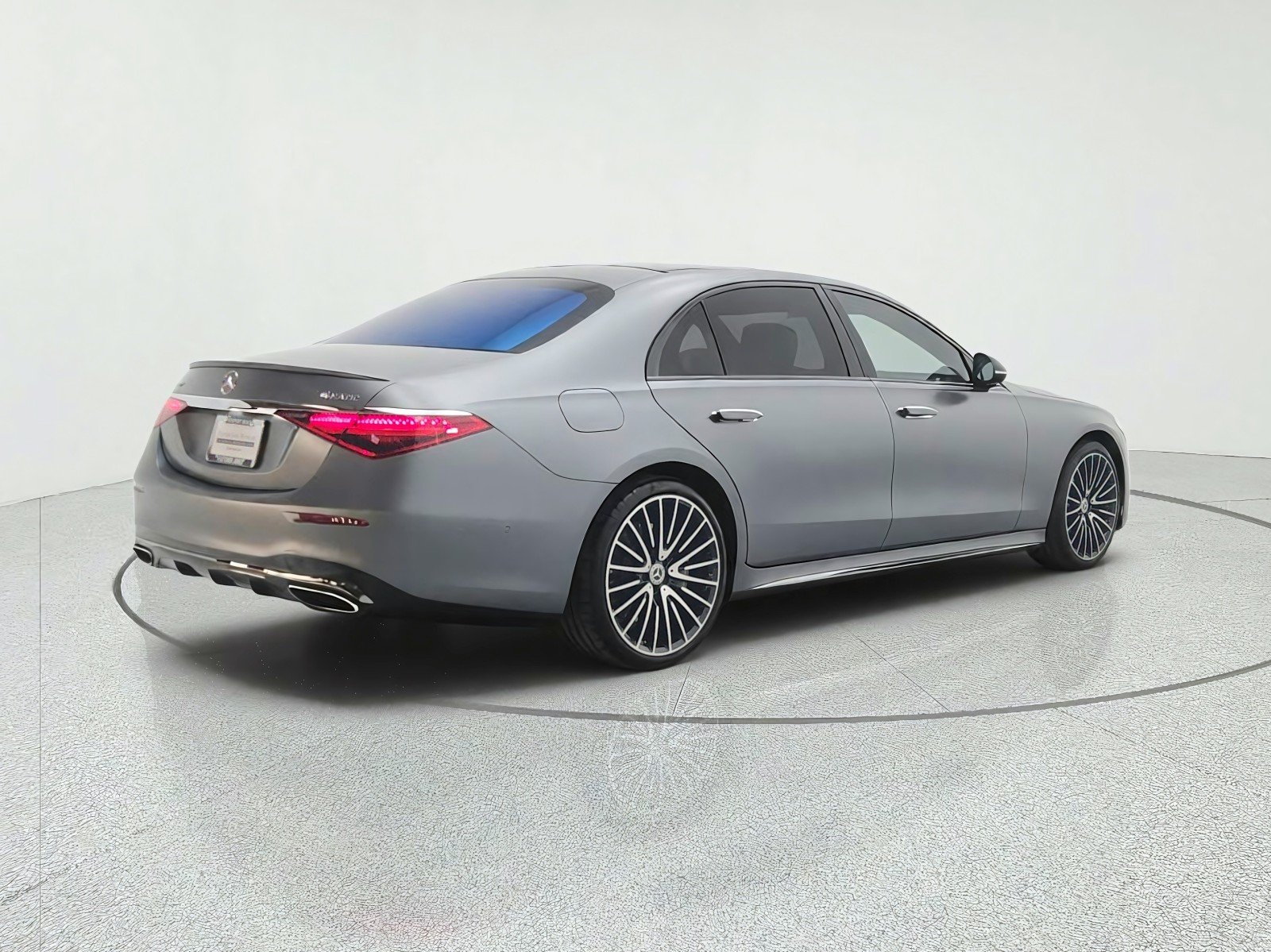 Certified Used 2023 MANUFAKTUR Selenite Grey Magno Mercedes-Benz S 580 4MATIC® Sedan image 5