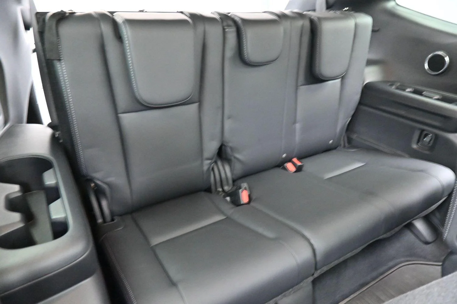 Used 2024 Ice Silver Metallic Subaru Limited image 37