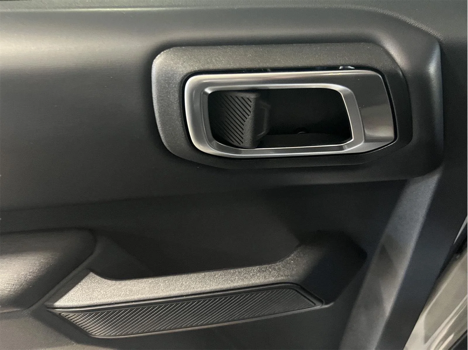 Used 2026 Avalanche Gray Ford Outer Banks image 18