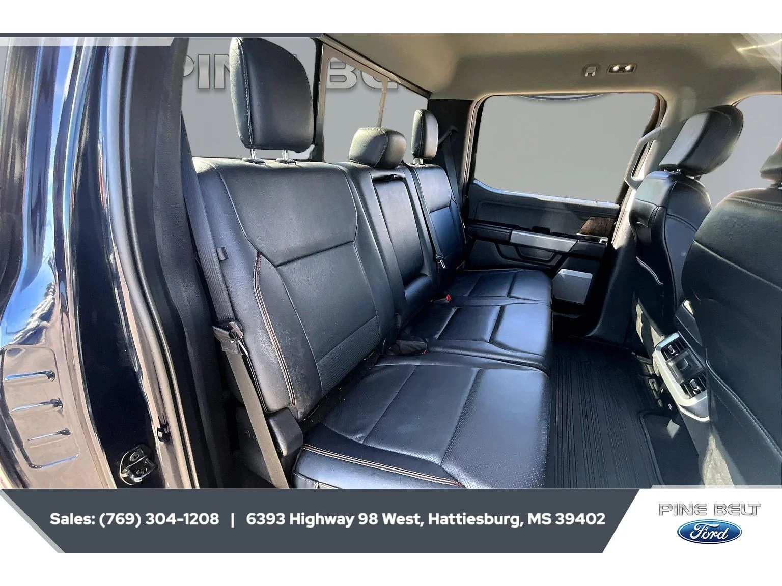 Used 2022 Antimatter Blue Metallic Ford LARIAT image 21