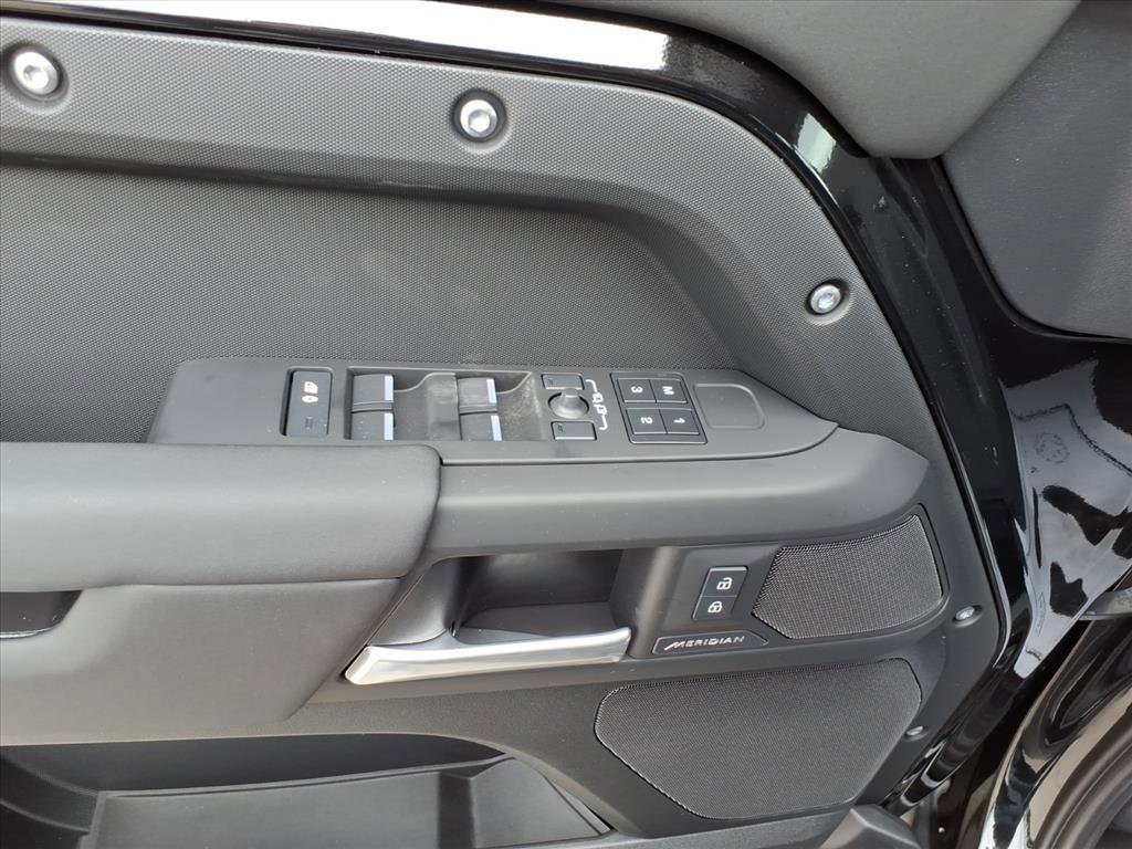 2026 Land Rover Defender S - Photo 13