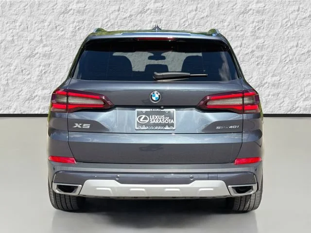 Used 2022 Arctic Grey Metallic BMW sDrive40i image 4