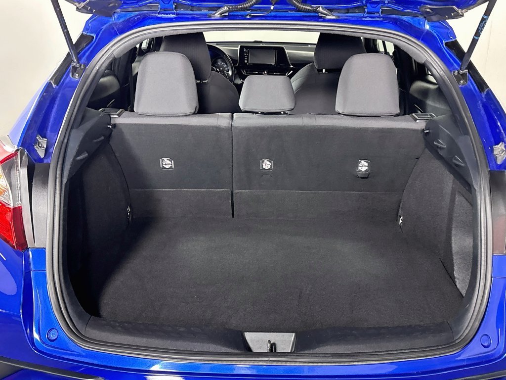 Used 2018 Blue Toyota XLE image 20