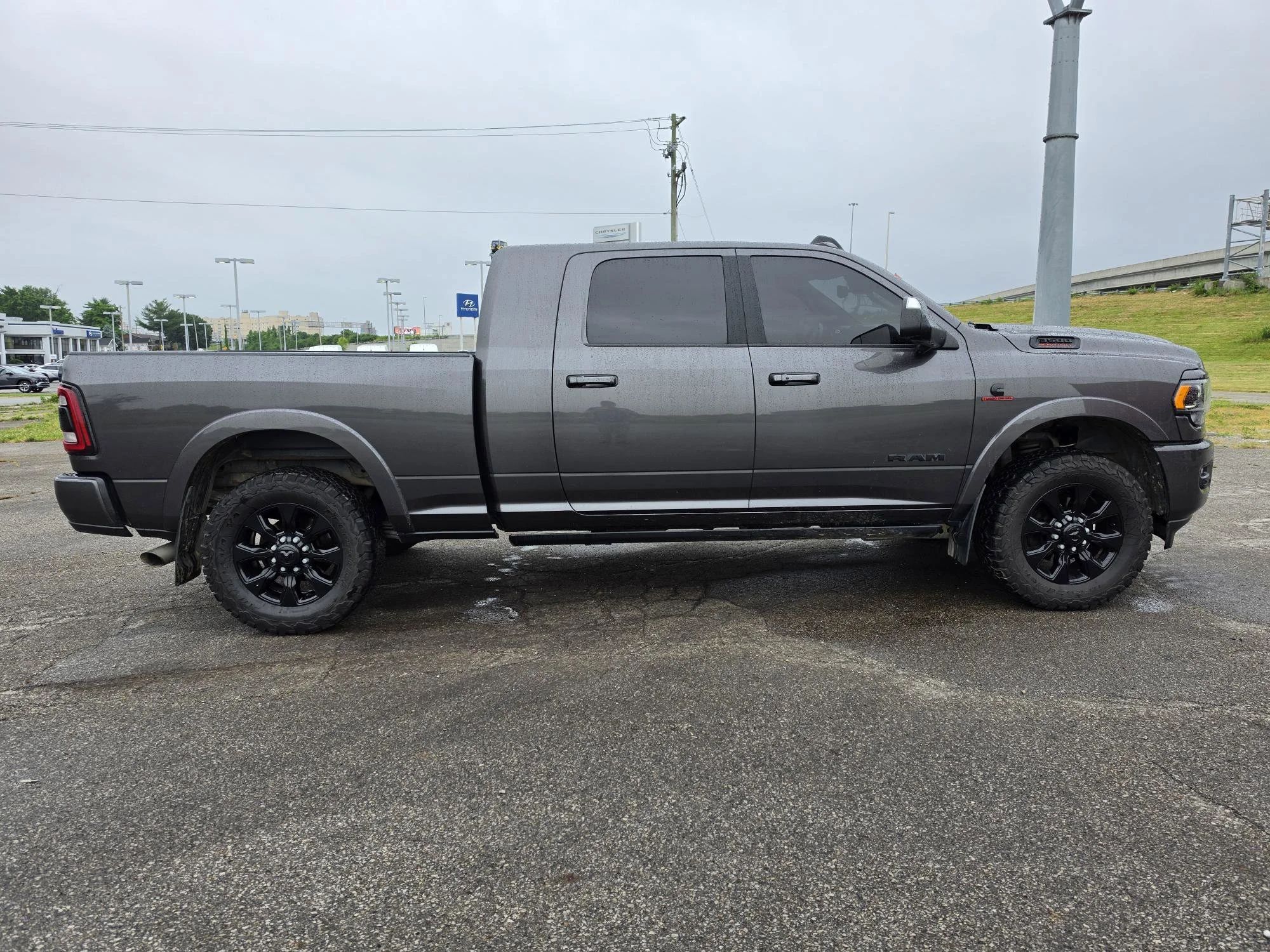 Used 2022 Granite Crystal Metallic Clearcoat Ram Limited image 2