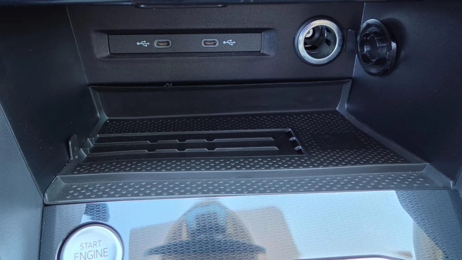 2025 Volkswagen Taos SE - Photo 33