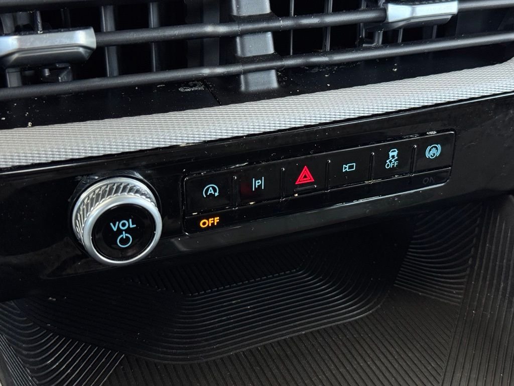 Used 2025 White Ford Active image 38