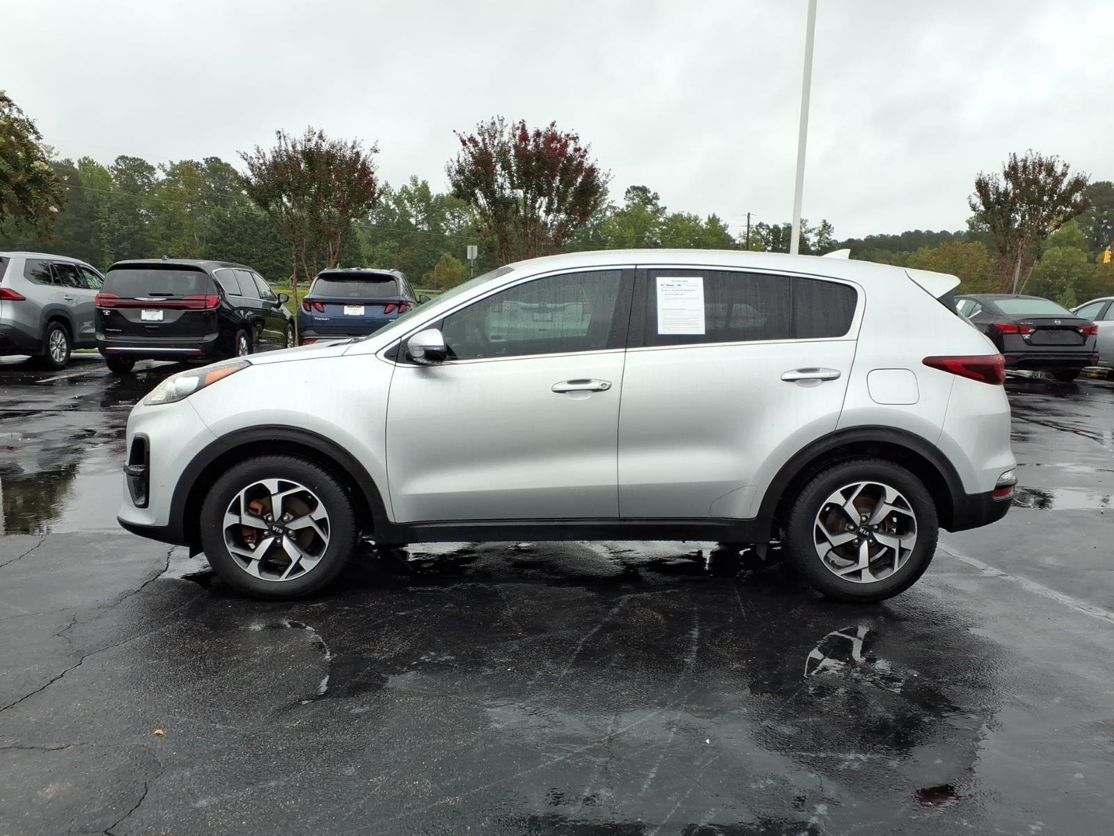 Used 2021 Snow White Pearl Kia LX image 3