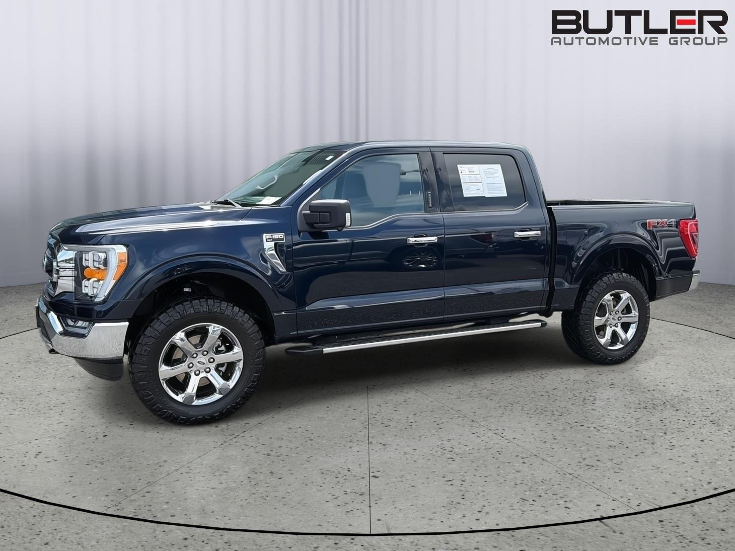 Used 2022 Antimatter Blue Ford XLT image 3