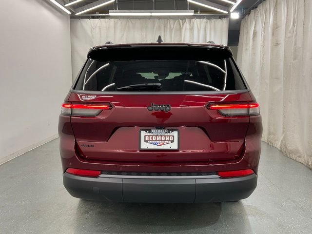New 2026 Velvet Red Pearl-Coat Exterior Paint Jeep Altitude image 6