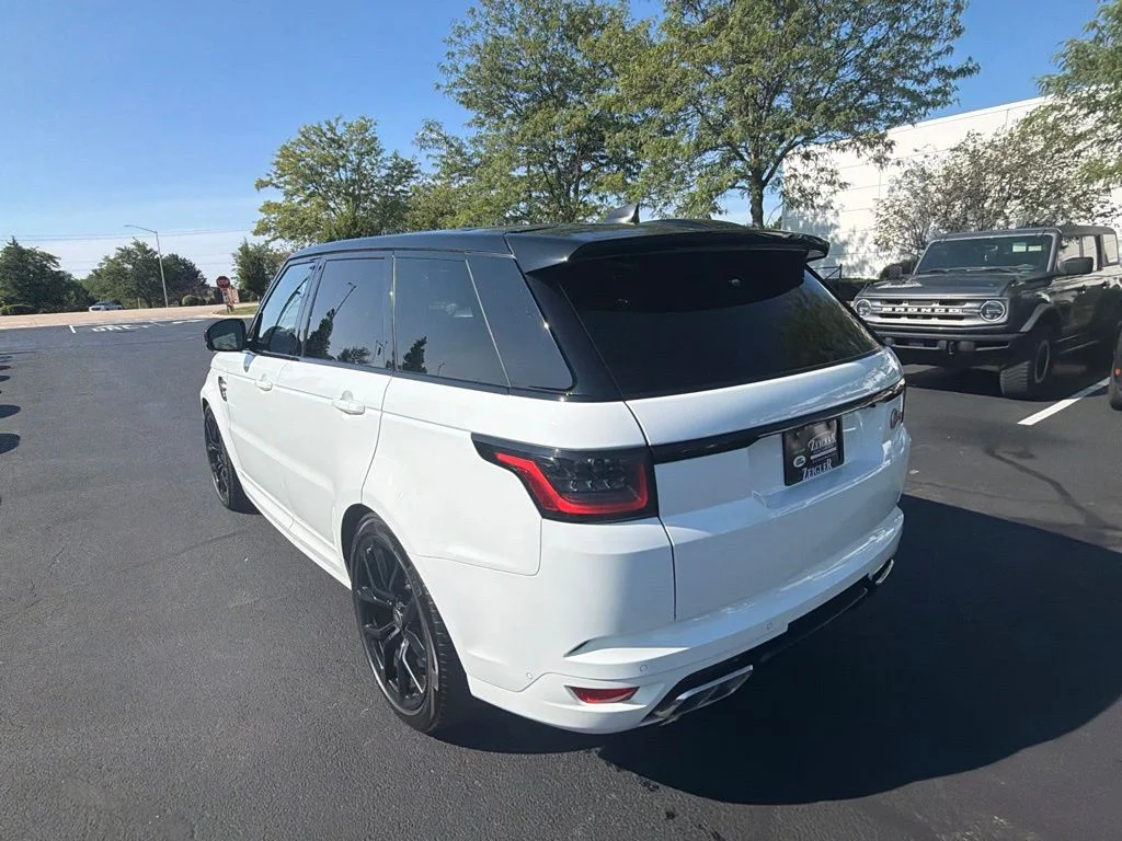 Used 2022 Fuji White Land Rover SVR image 3