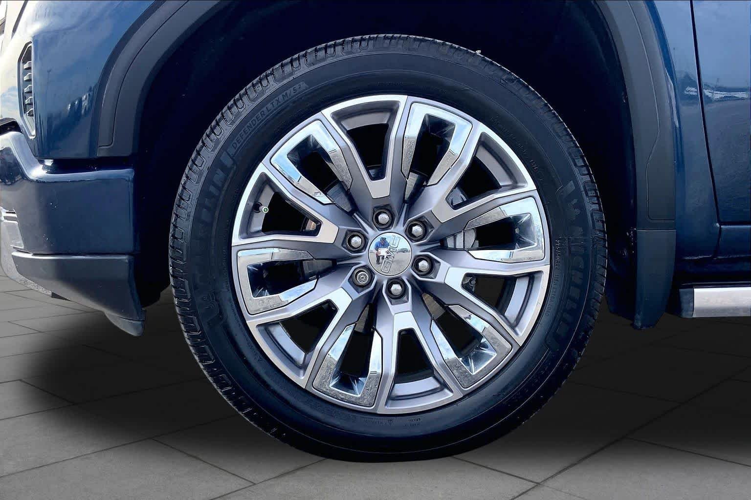 Used 2022 Pacific Blue Metallic GMC Denali image 11