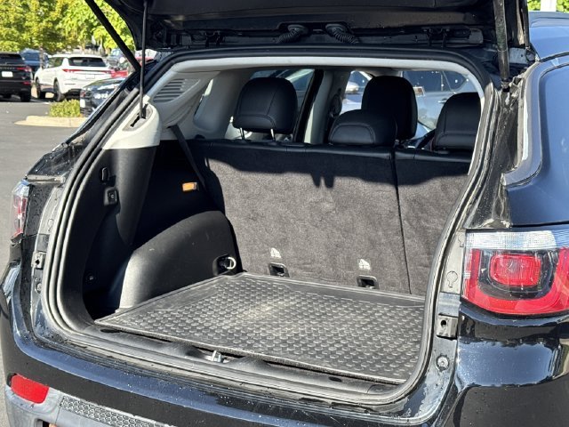 Used 2018 Black Jeep Trailhawk image 19