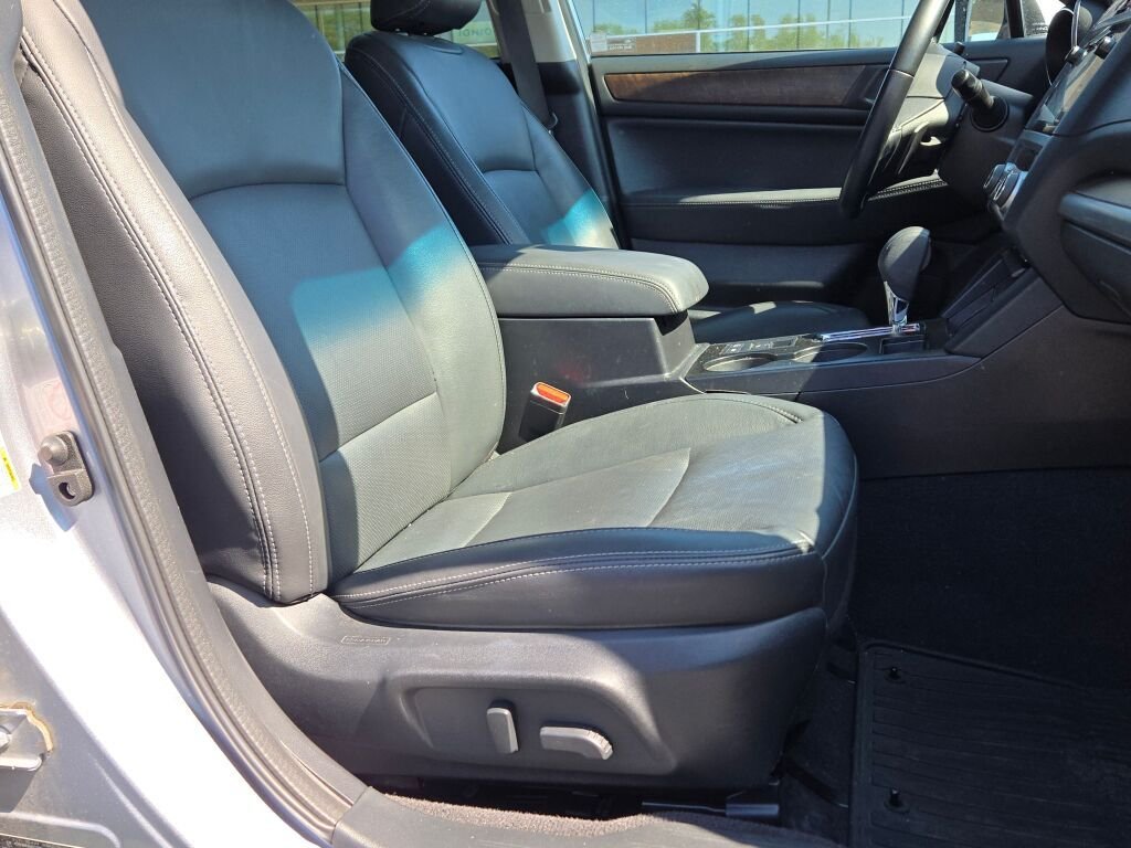 Used 2016 Silver Subaru 2.5i image 6