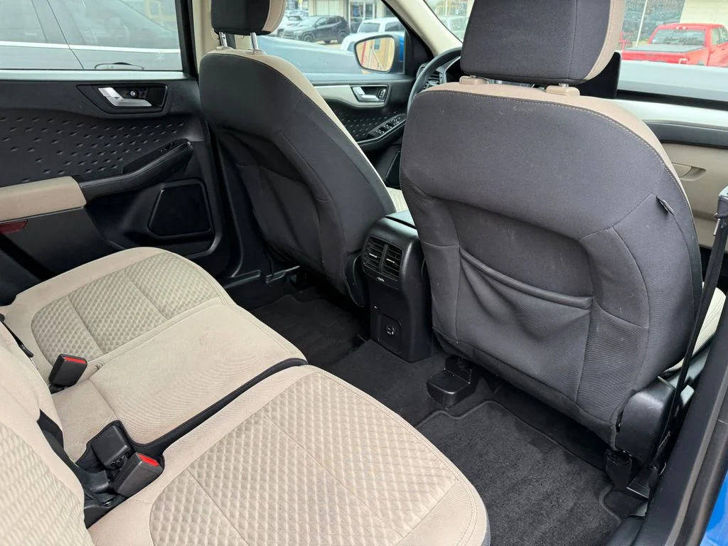 Used 2020 Blue Ford SE image 14