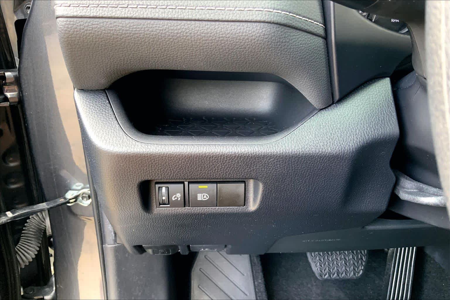 Used 2022 Magnetic Gray Metallic Toyota LE image 33