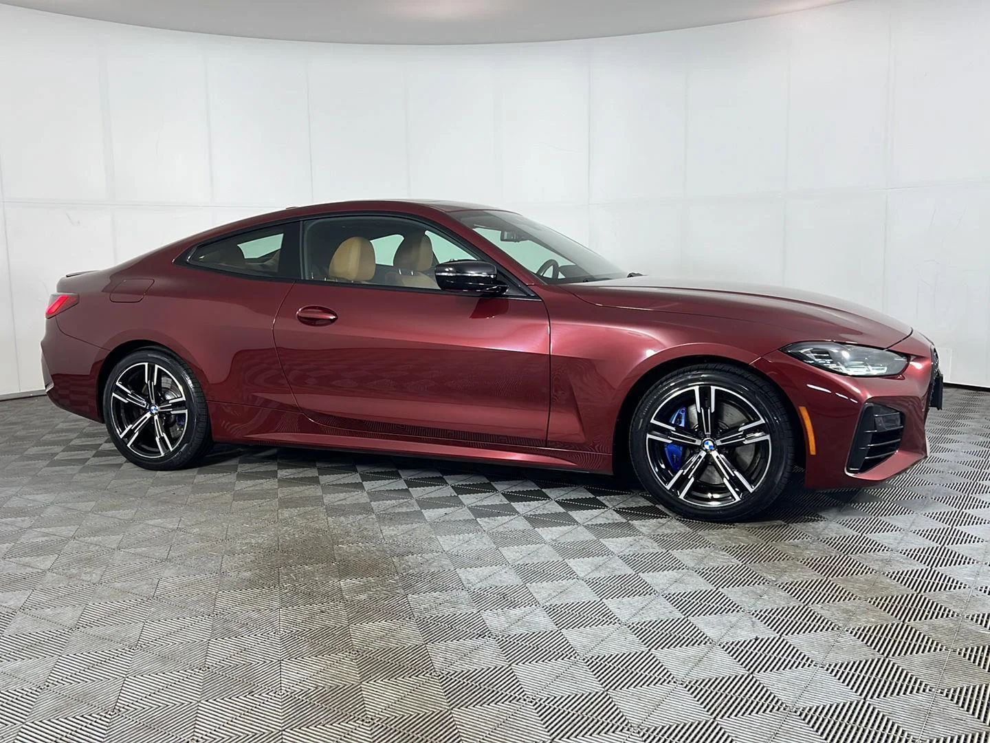 Used 2022 Aventurin Red Metallic BMW M440i xDrive image 3