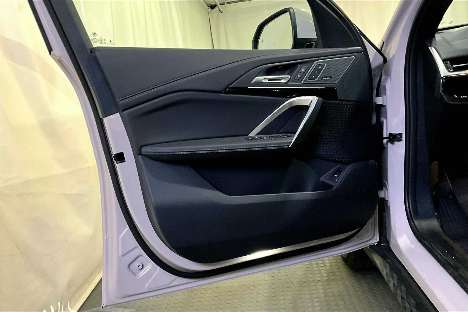 2026 BMW X2 28i - Photo 11