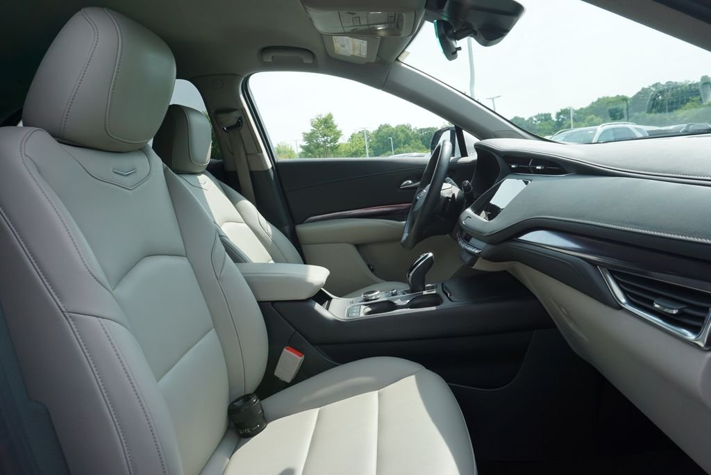 Used 2022 Radiant Silver Metallic Cadillac Luxury image 53