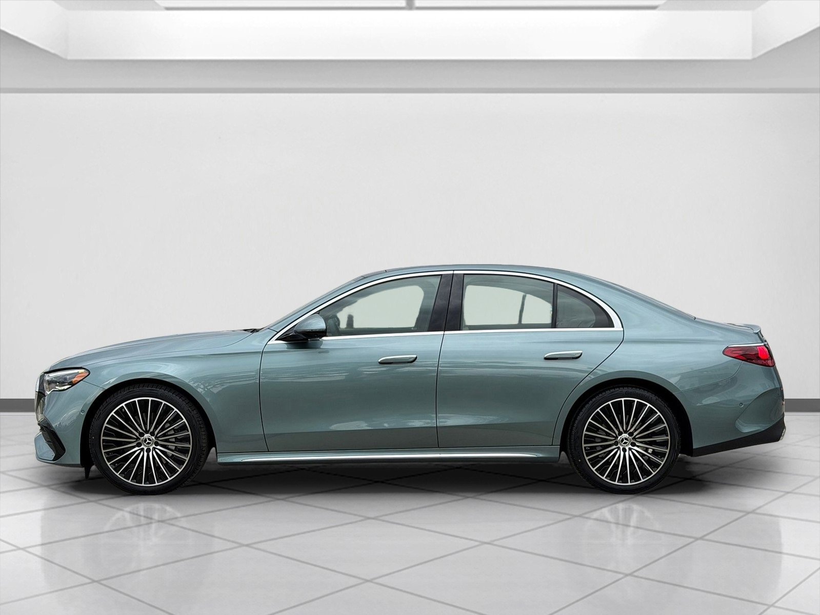 New 2026 Verde Silver Metallic Mercedes-Benz E 350 image 25