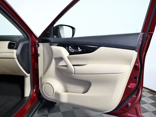 Certified Used 2020 Red Nissan SL image 11