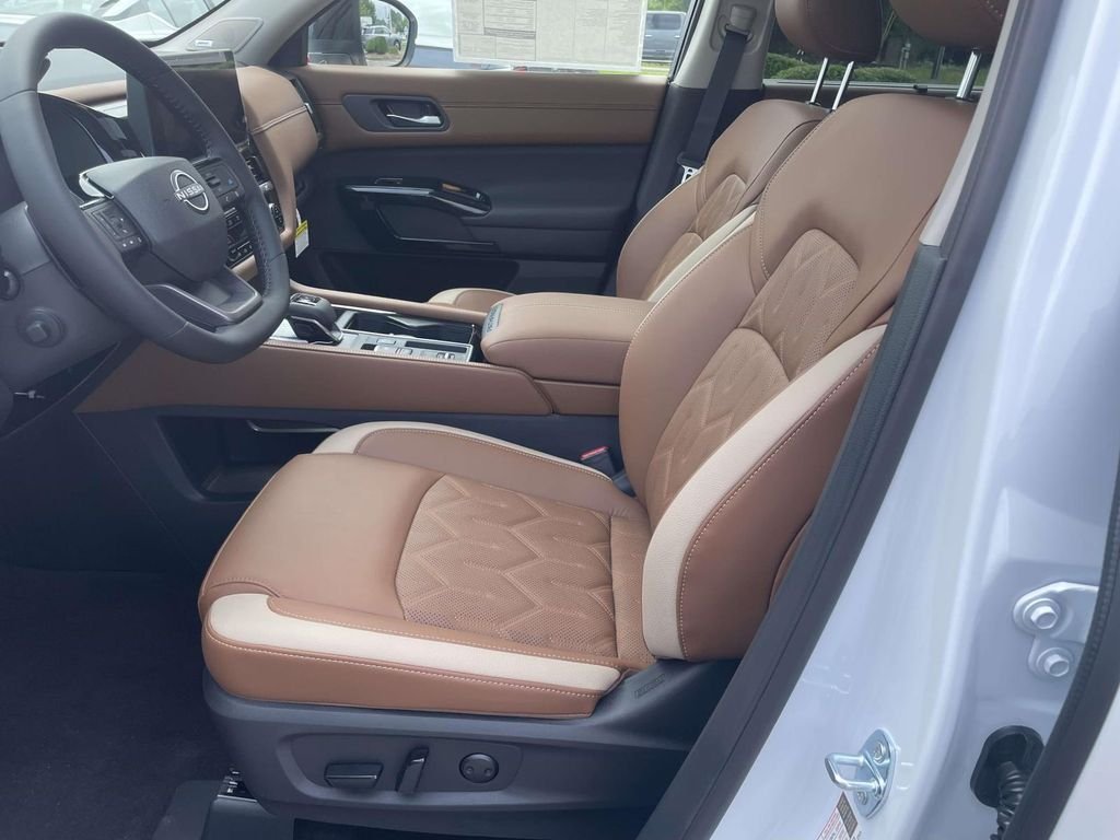 New 2026 White Nissan Platinum image 15