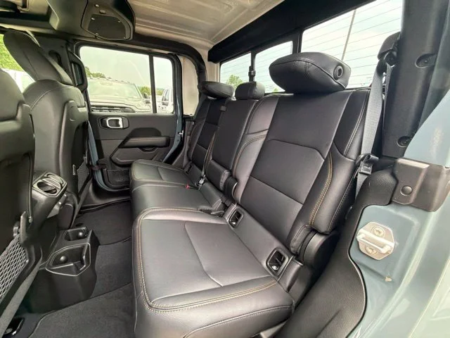 New 2026 Anvil Clear-Coat Exterior Paint Jeep Sahara image 13