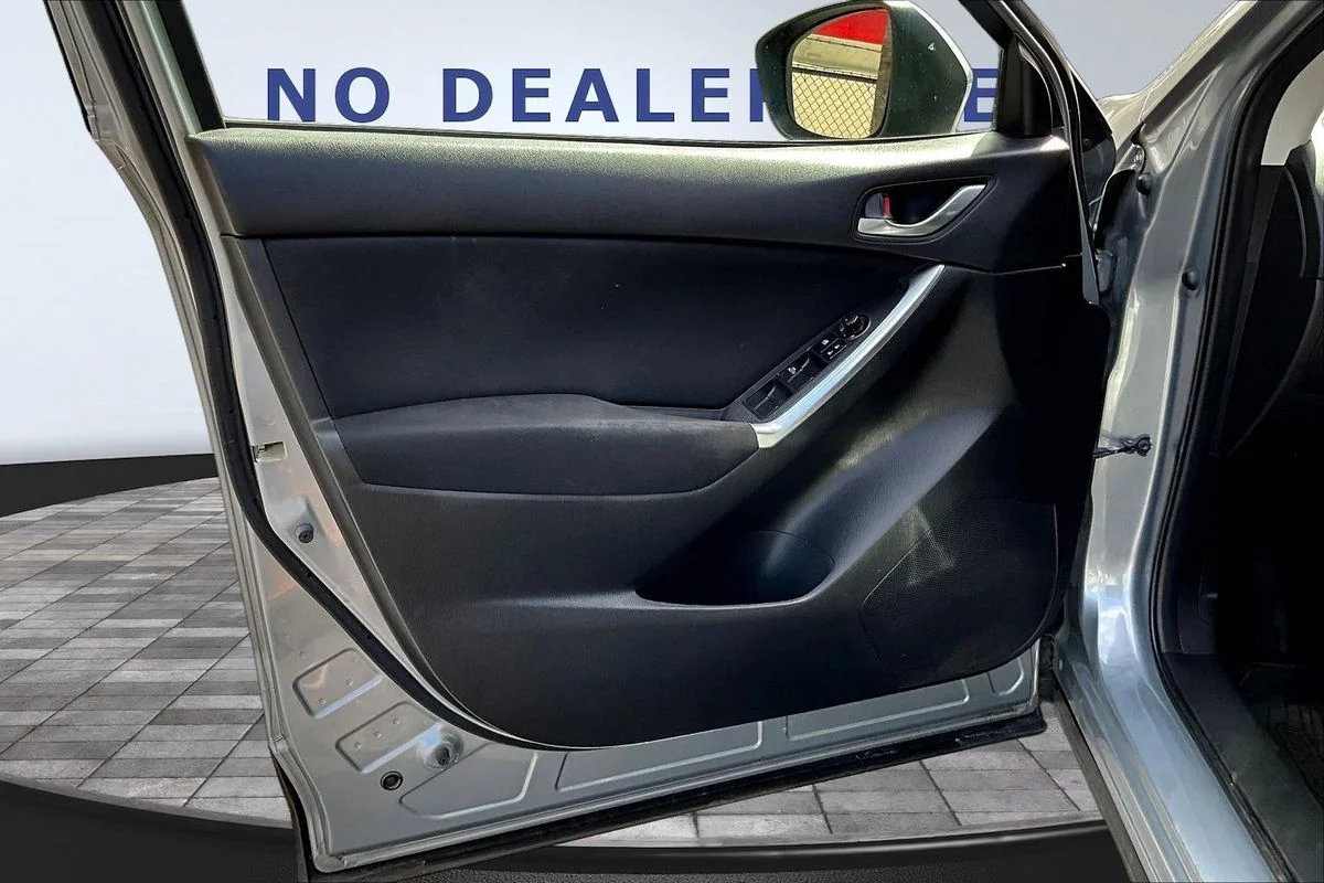 Used 2013  Mazda Touring image 19