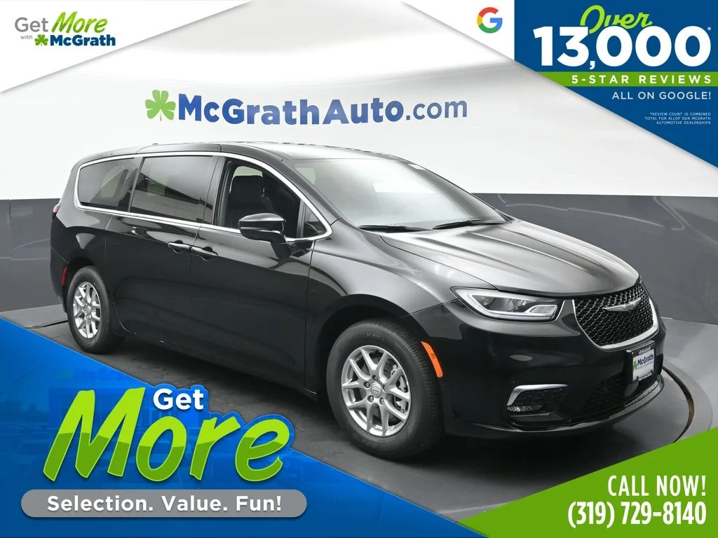 2026 Chrysler Pacifica Select's photo