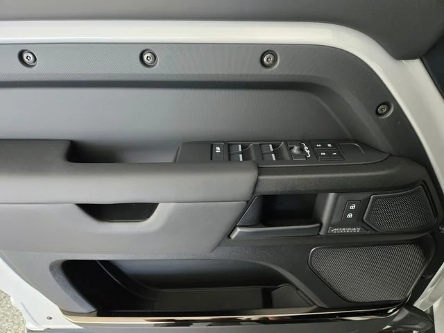 New 2026 Borasco Grey Land Rover OCTA image 20