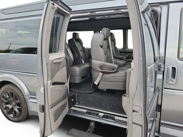 Used 2025 Special Exterior Color GMC Work Van image 22