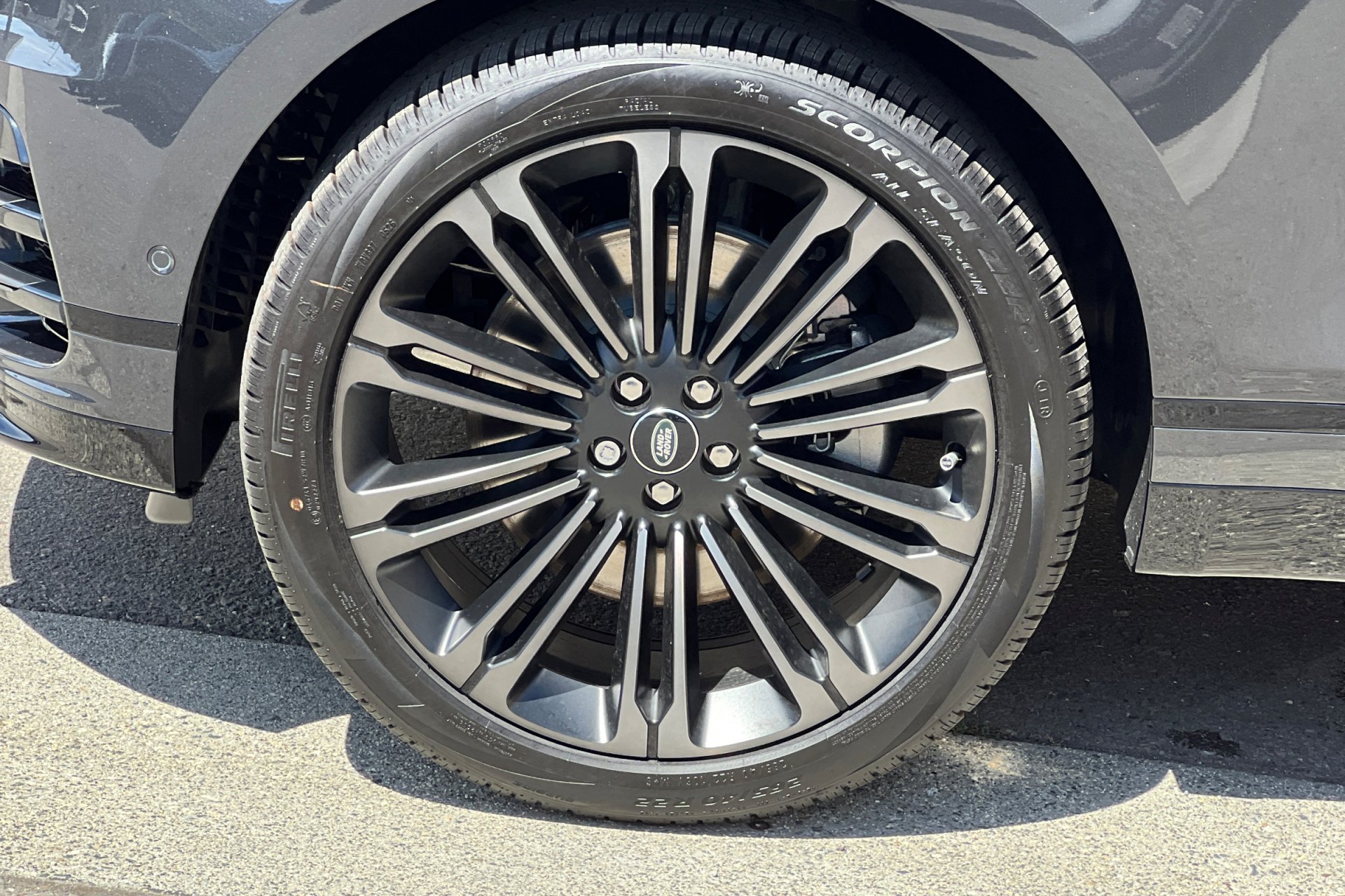New 2026 Carpathian Grey Land Rover Belgravia Edition image 11