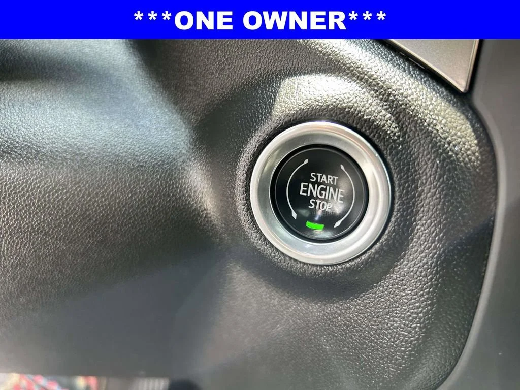 Used 2022 Silver Ice Metallic Chevrolet LT image 22
