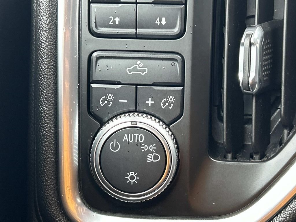 Used 2019 Blue GMC SLE image 21