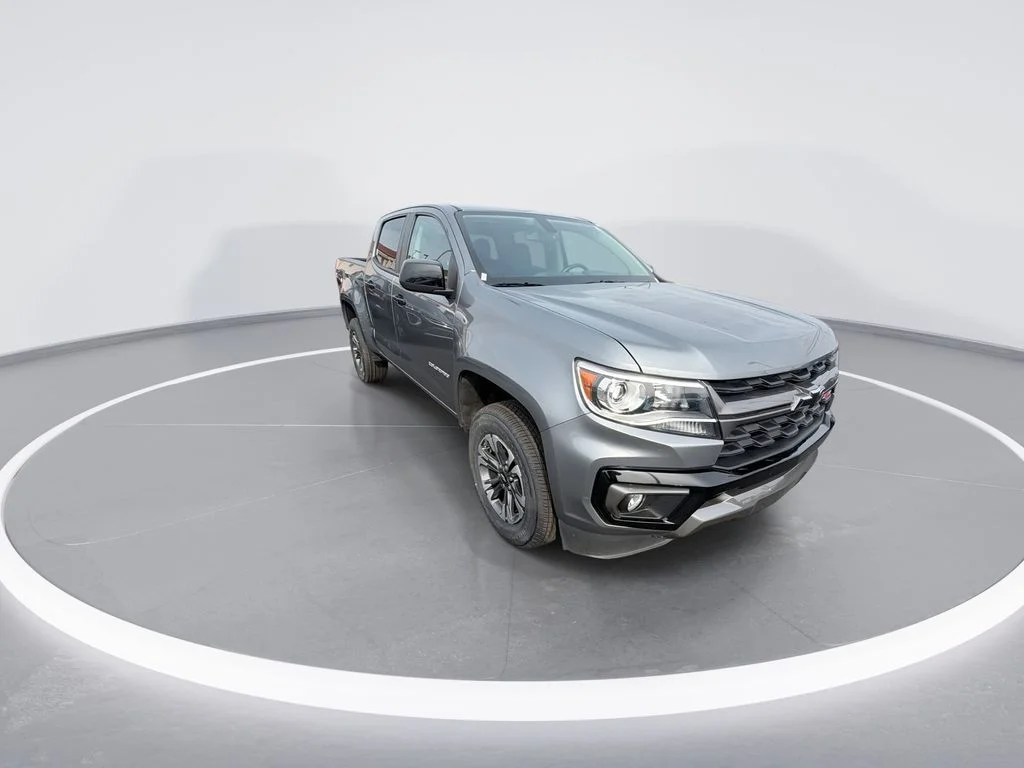 Used 2022 Gray Chevrolet Z71 image 2