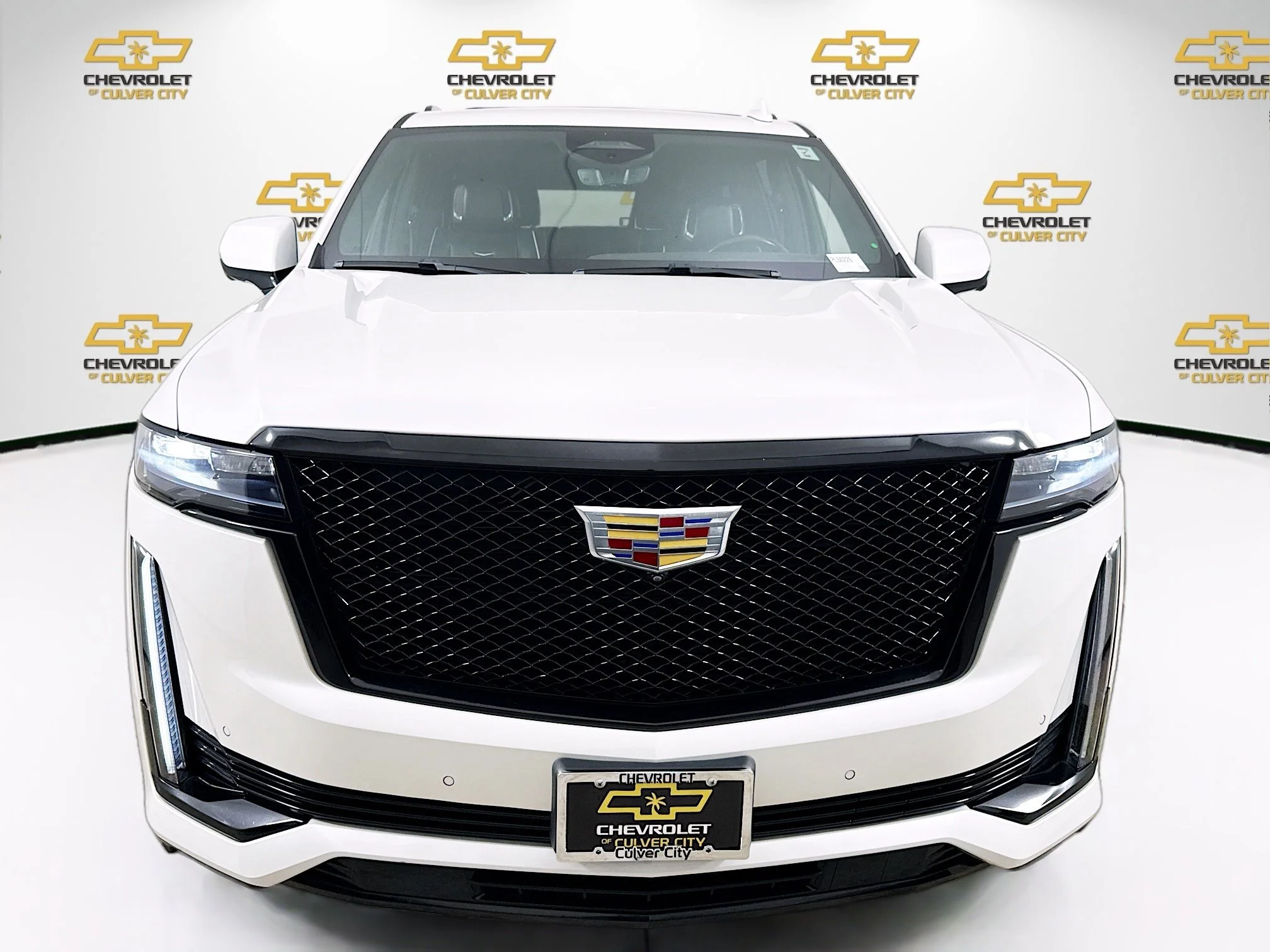 Used 2022 Crystal White Tricoat Cadillac Sport image 2