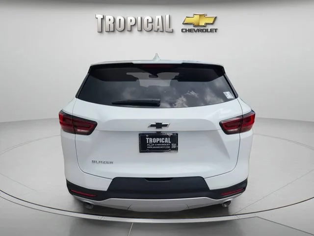 New 2026 Summit White Chevrolet 2LT image 4
