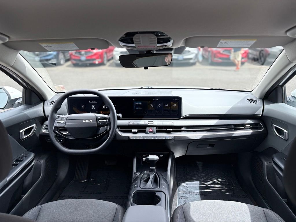 Used 2025 Snow White Pearl Kia LX image 26