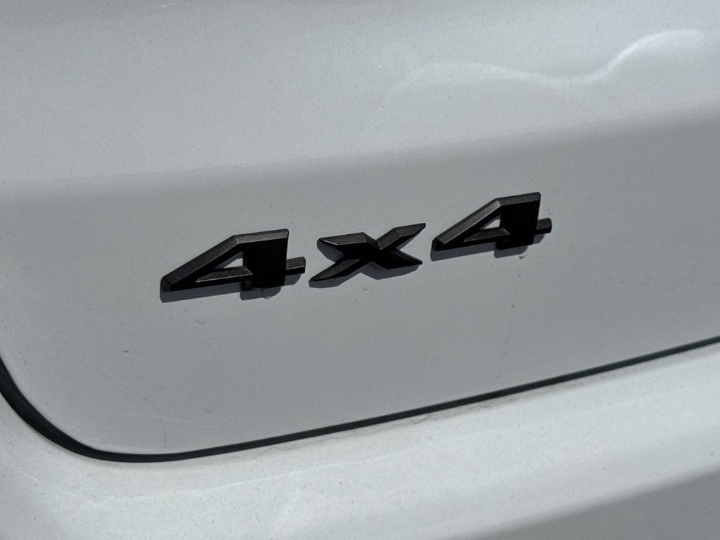 New 2026 Bright White Clear-Coat Exterior Paint Jeep Trailhawk image 13