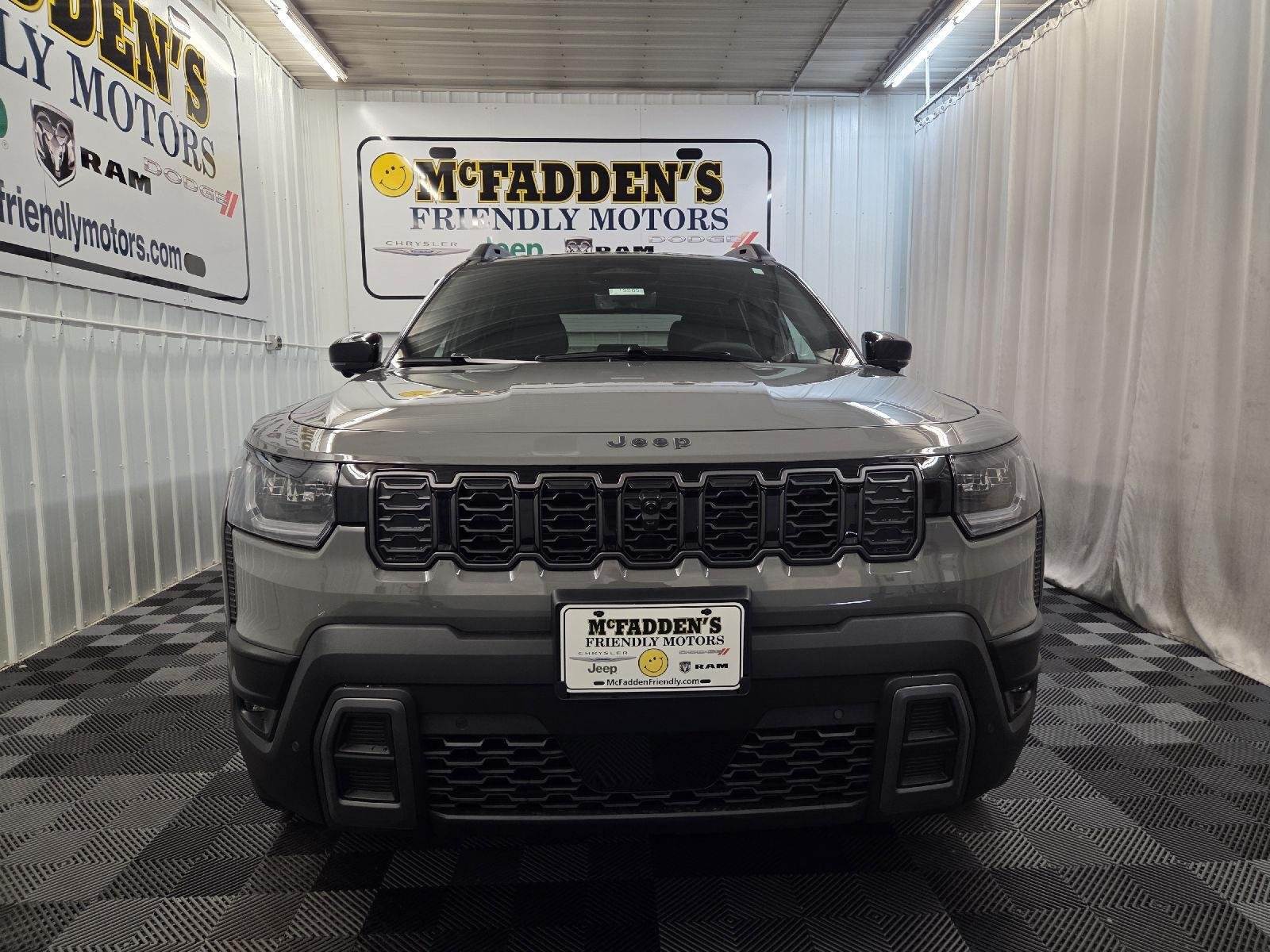 New 2026 Sting-Gray Clear-Coat Exterior Paint Jeep Overland image 8