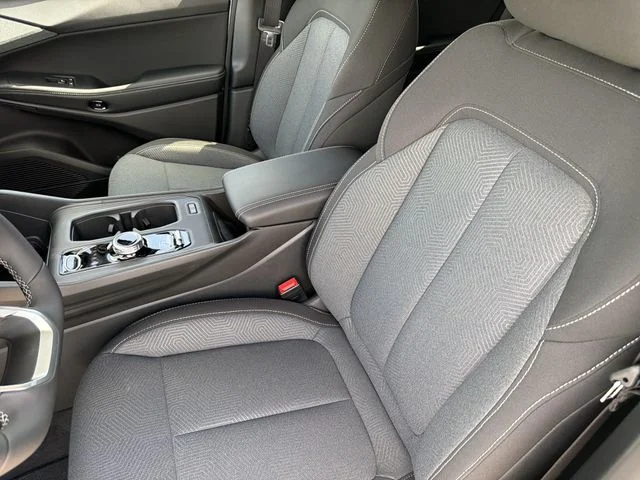 New 2026 Bright White Clear-Coat Exterior Paint Jeep Laredo image 18