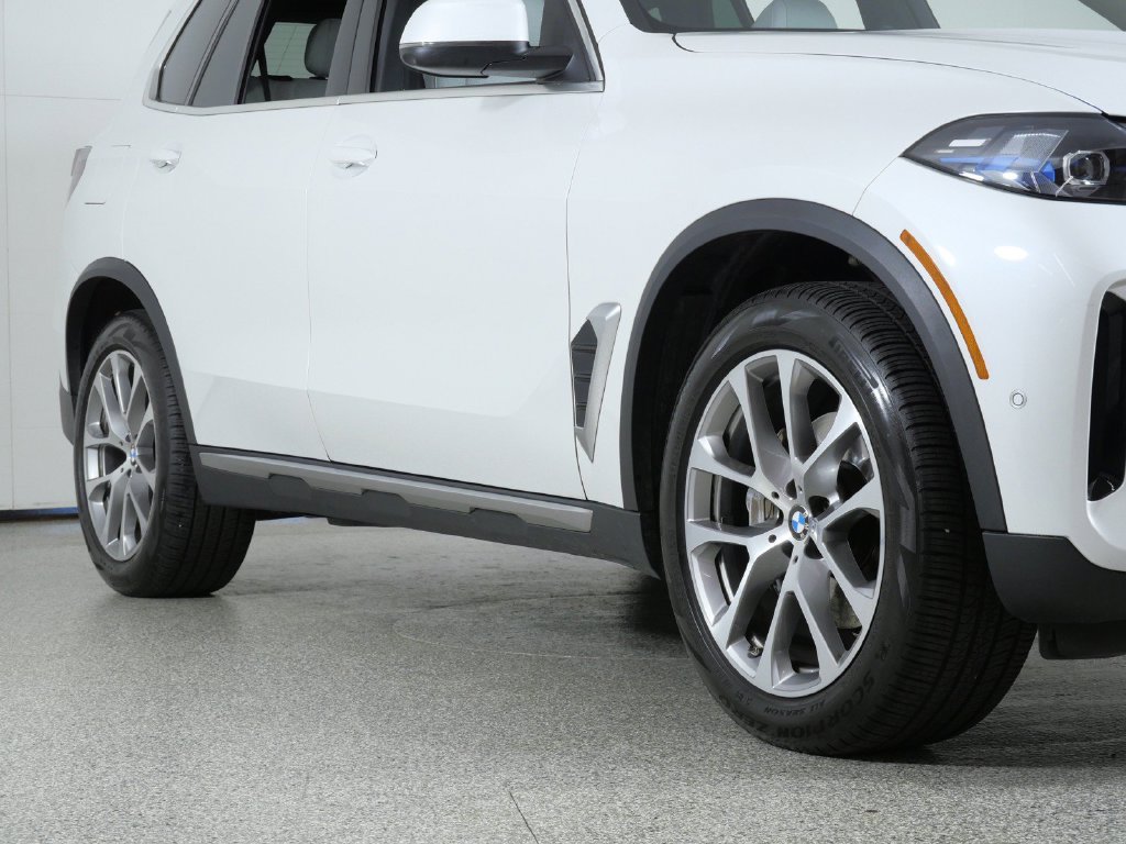 Certified Used 2024 Mineral White Metallic BMW xDrive40i image 8