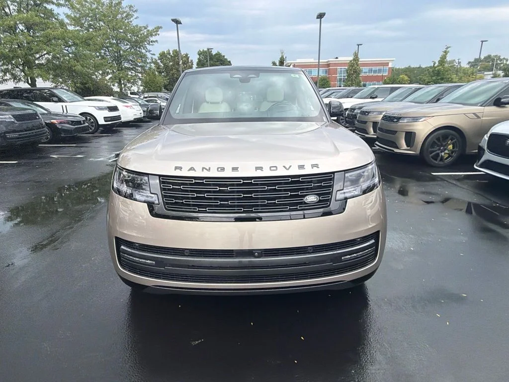 Used 2025 Batumi Gold Premium Metallic Land Rover SE image 8