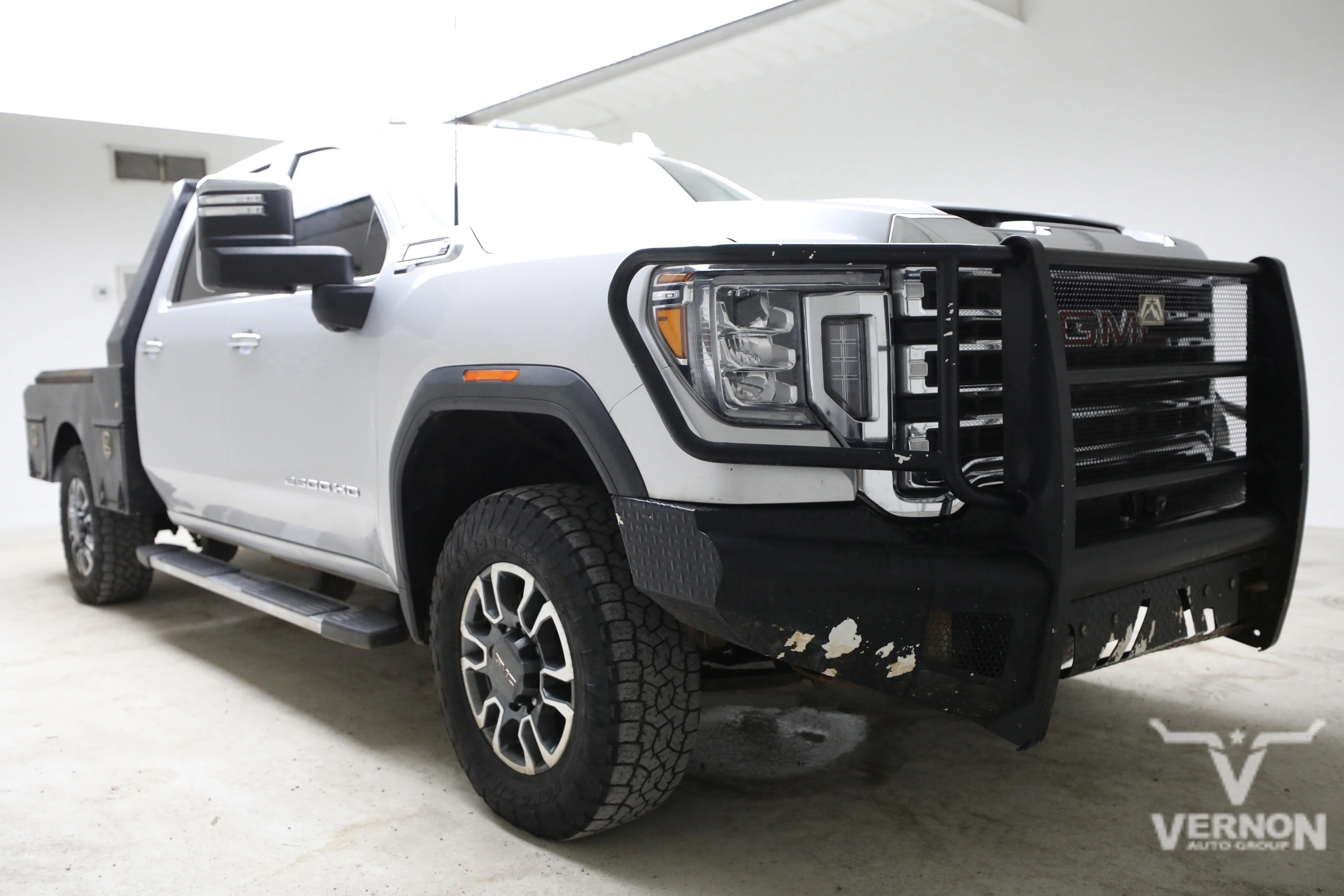 Pre-Owned 2022 GMC Sierra 2500HD SLT Crew Cab 4x4 Flatbed