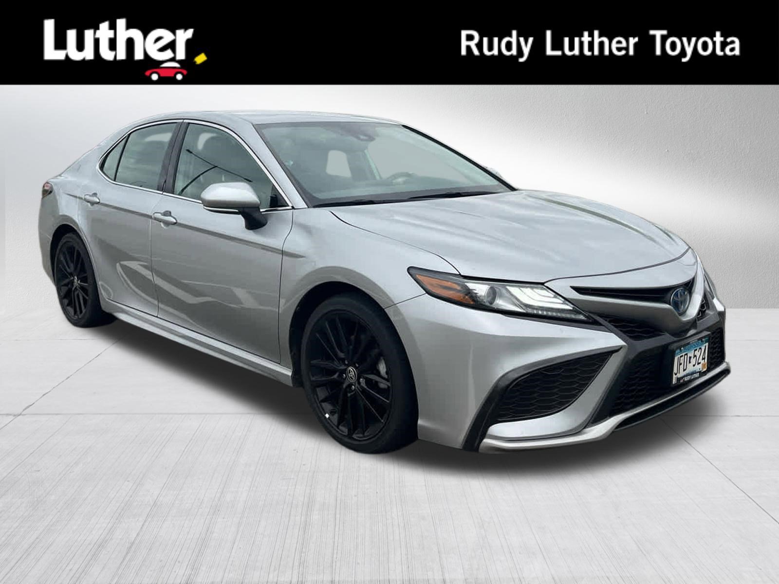 2022 Toyota Camry XSE Hybrid's photo