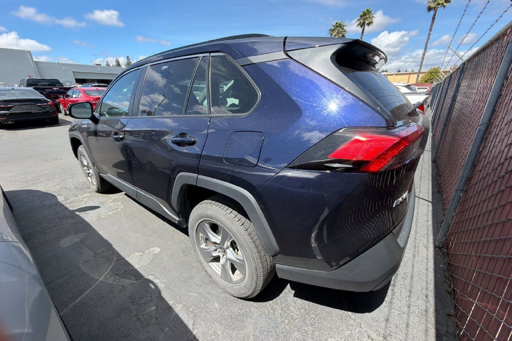 Used 2024  Toyota XLE image 6