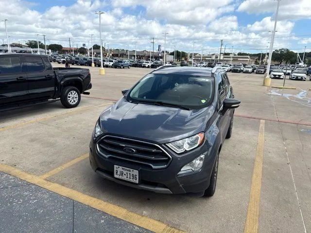 Used 2021  Ford Titanium image 2
