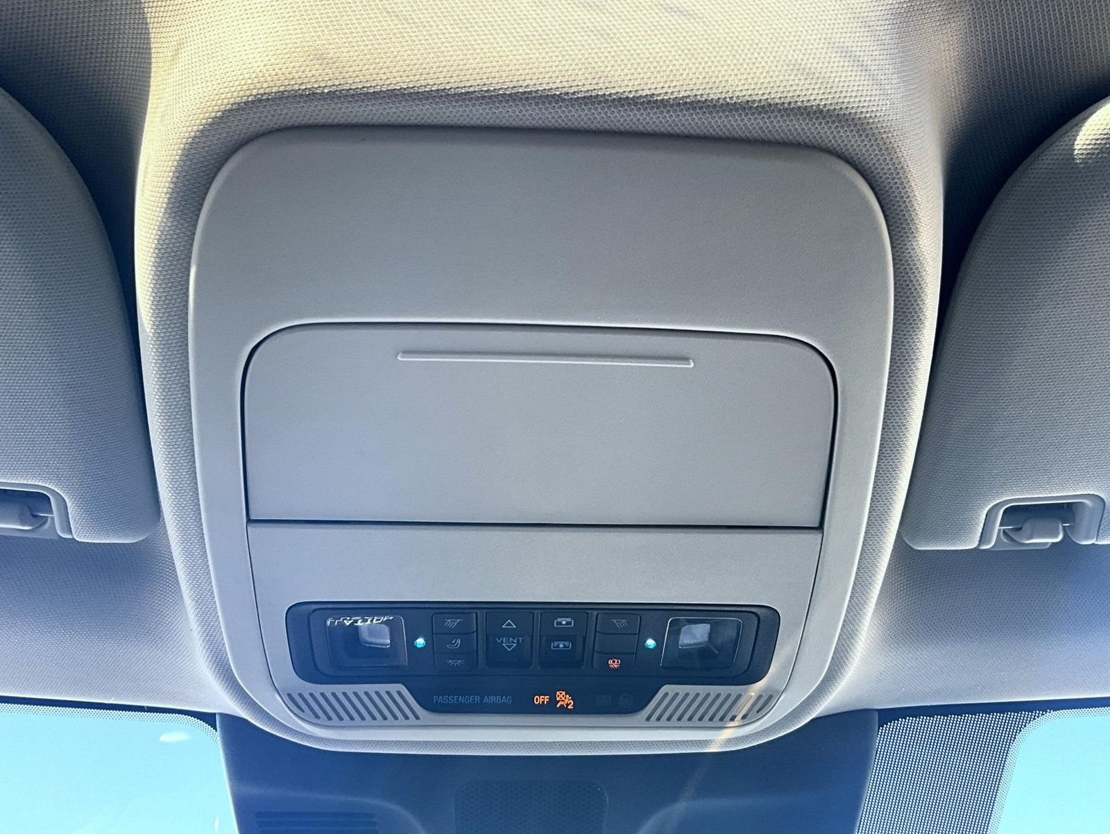 New 2027 Glacier Gray Metallic Tri-Coat Ford Platinum image 17